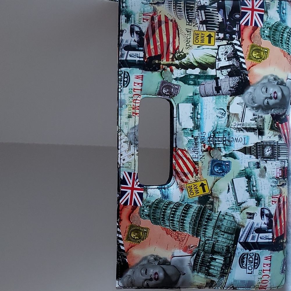 Vinyl Clutch Purse w  Marilyn Monroe/London Paris Decor Outside